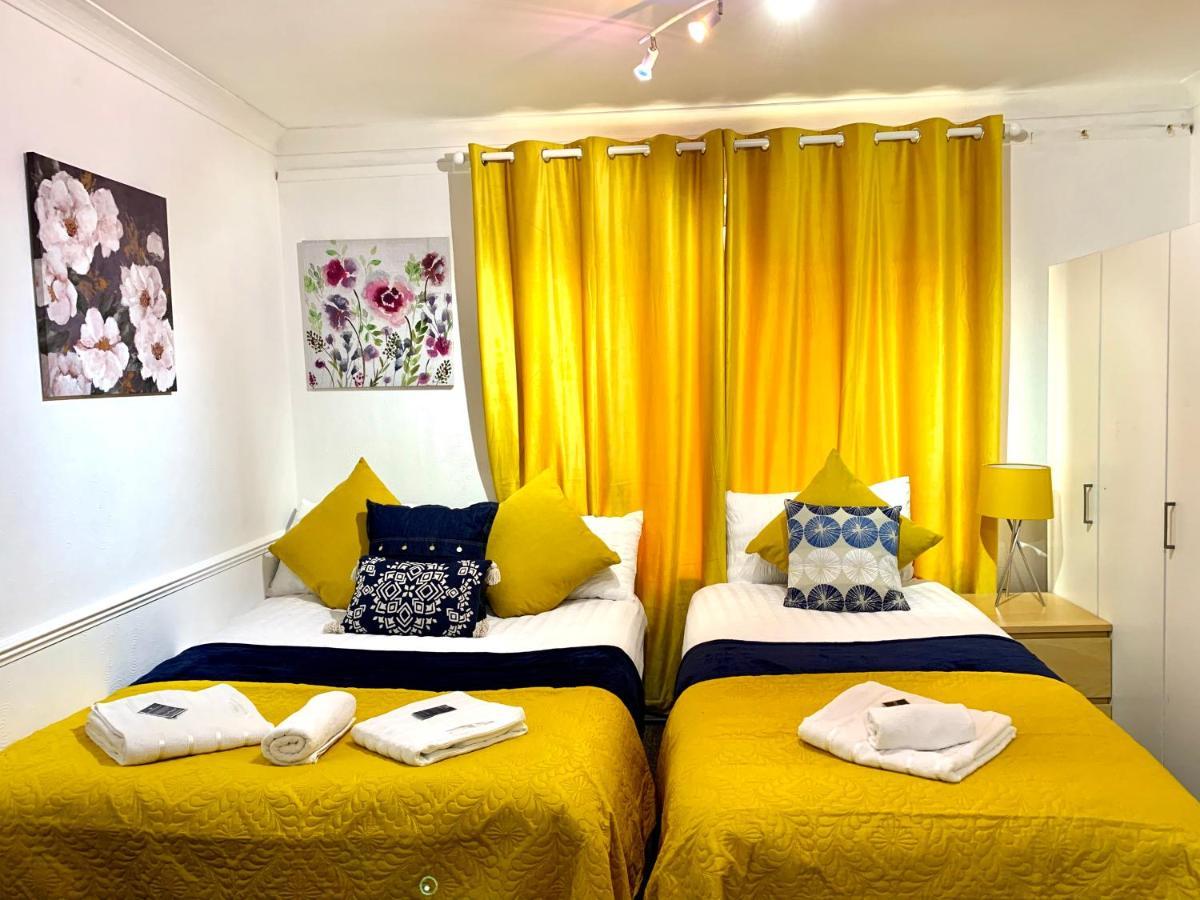 Apartment Excel 2 Bedrooms, Reception, Spacious London