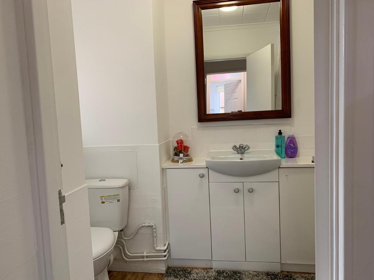 Apartment Excel 2 Bedrooms, Reception, Spacious London