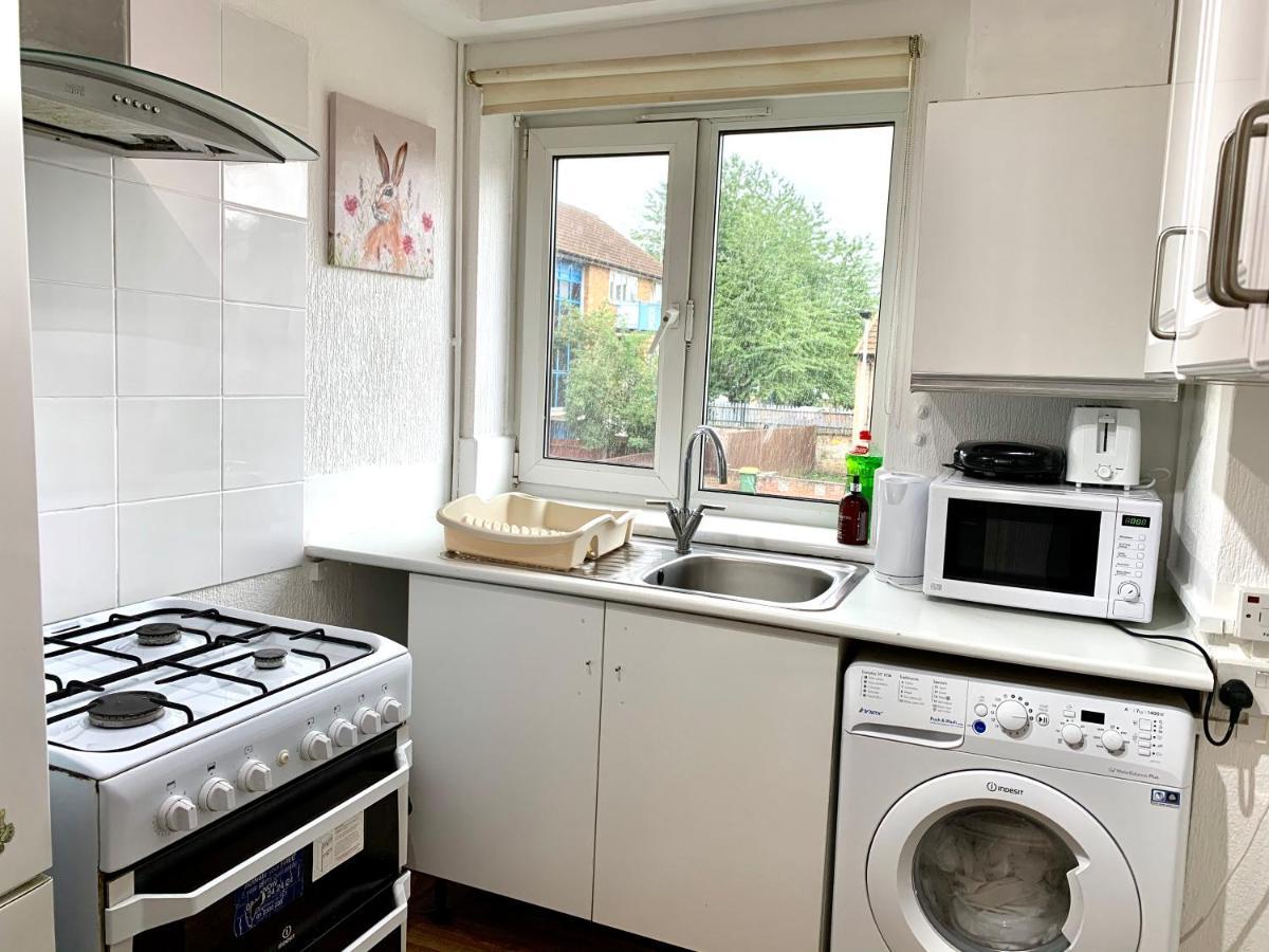 Excel 2 Bedrooms, Reception, Spacious Apartamento