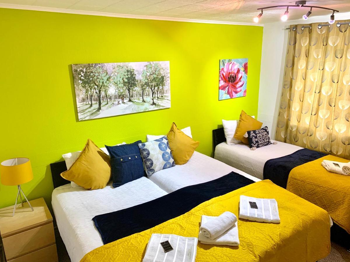 Excel 2 Bedrooms, Reception, Spacious London