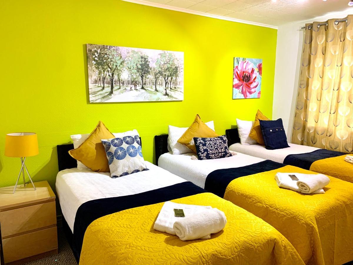 Excel 2 Bedrooms, Reception, Spacious London