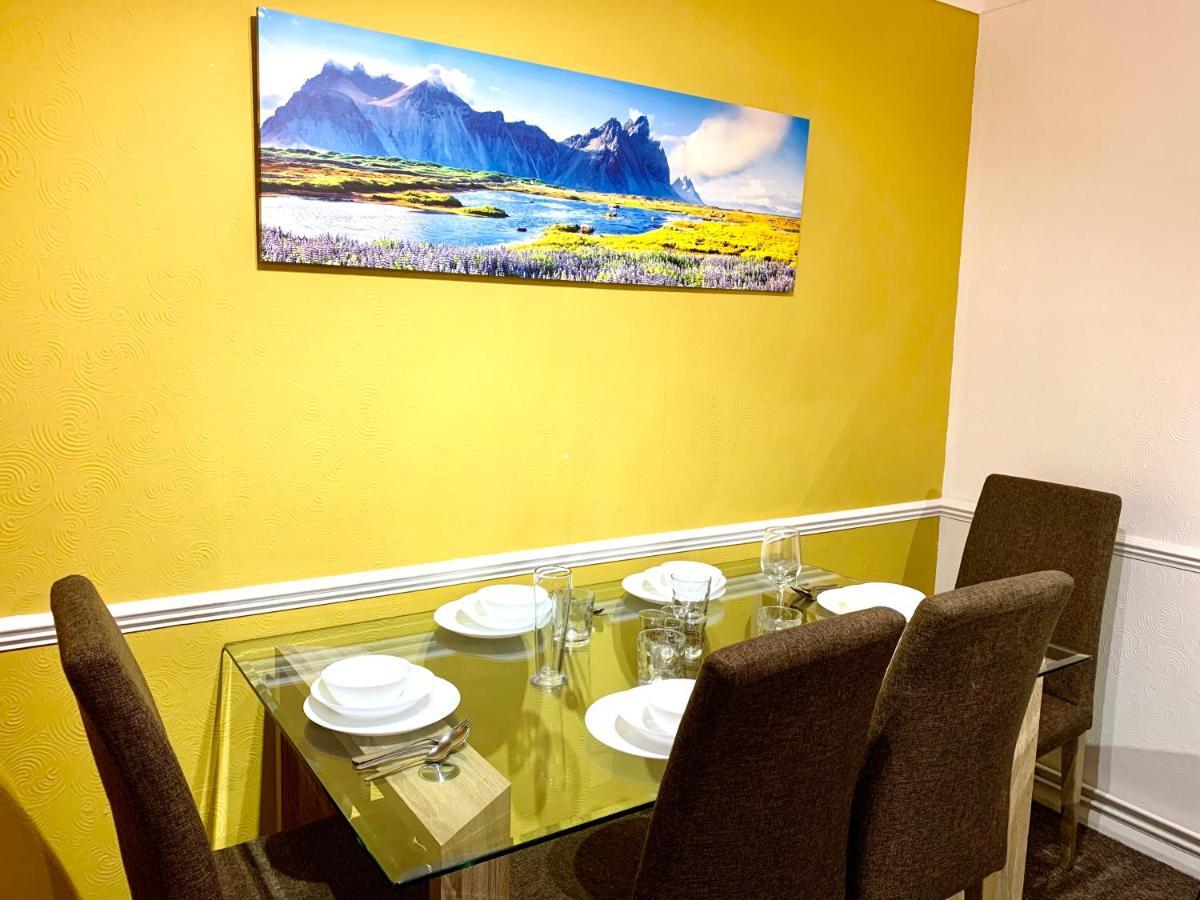 Excel 2 Bedrooms, Reception, Spacious Londres