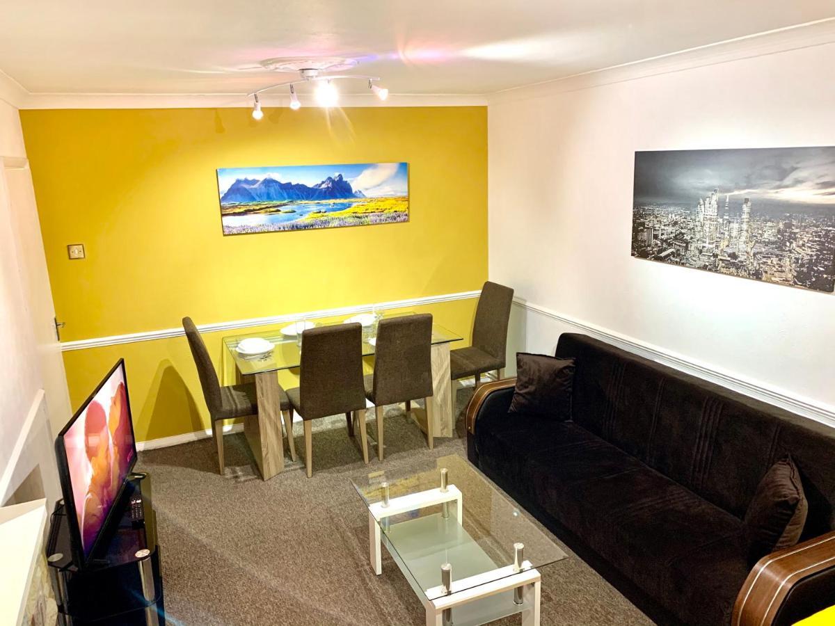 Excel 2 Bedrooms, Reception, Spacious * London