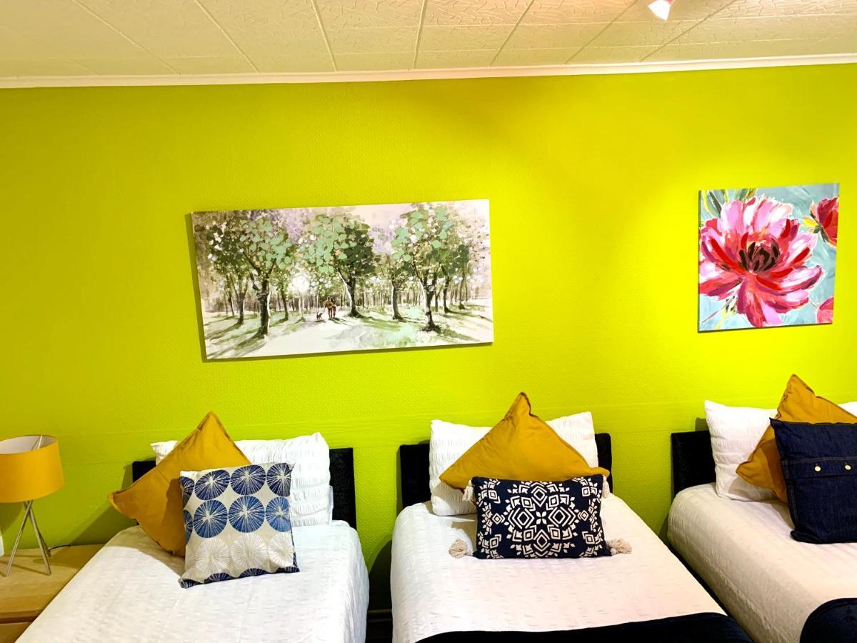 Apartment Excel 2 Bedrooms, Reception, Spacious London