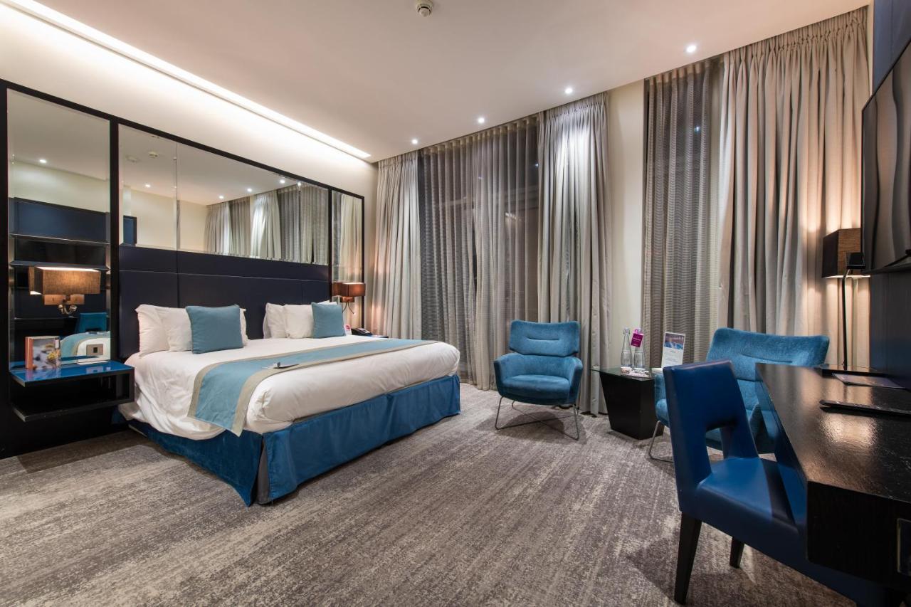 Crowne Plaza Battersea Hotel