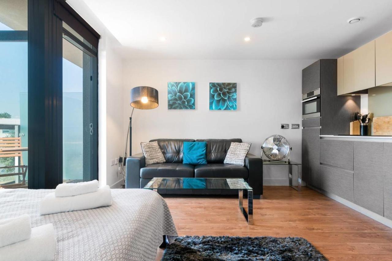 Apartamento Guestready - Perfect Studio With Balcony Londres