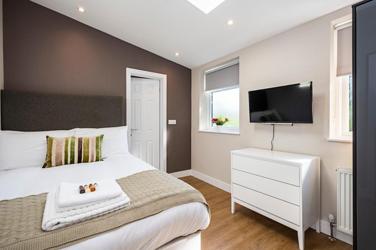 South Woodford 2 Bed En-suite House Apartamento Londres