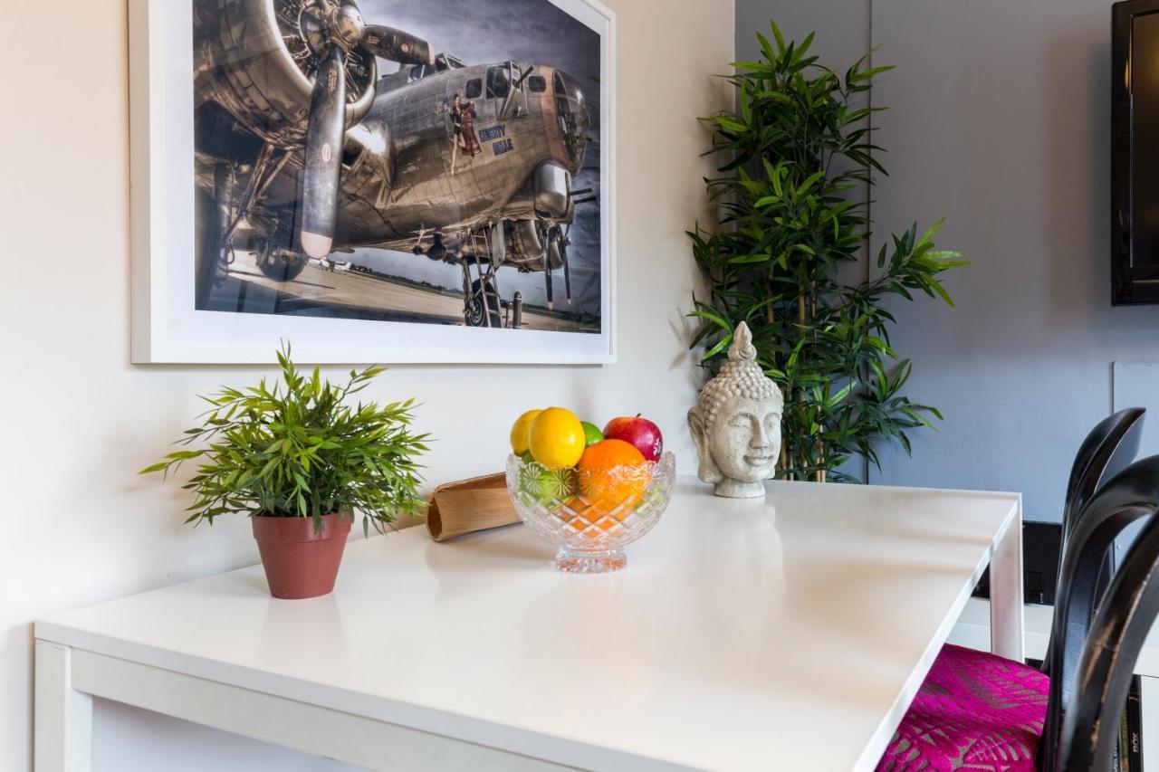 Modernised 1 And 2 Bedrooms Option Terrace And Balcony High Street * Londres