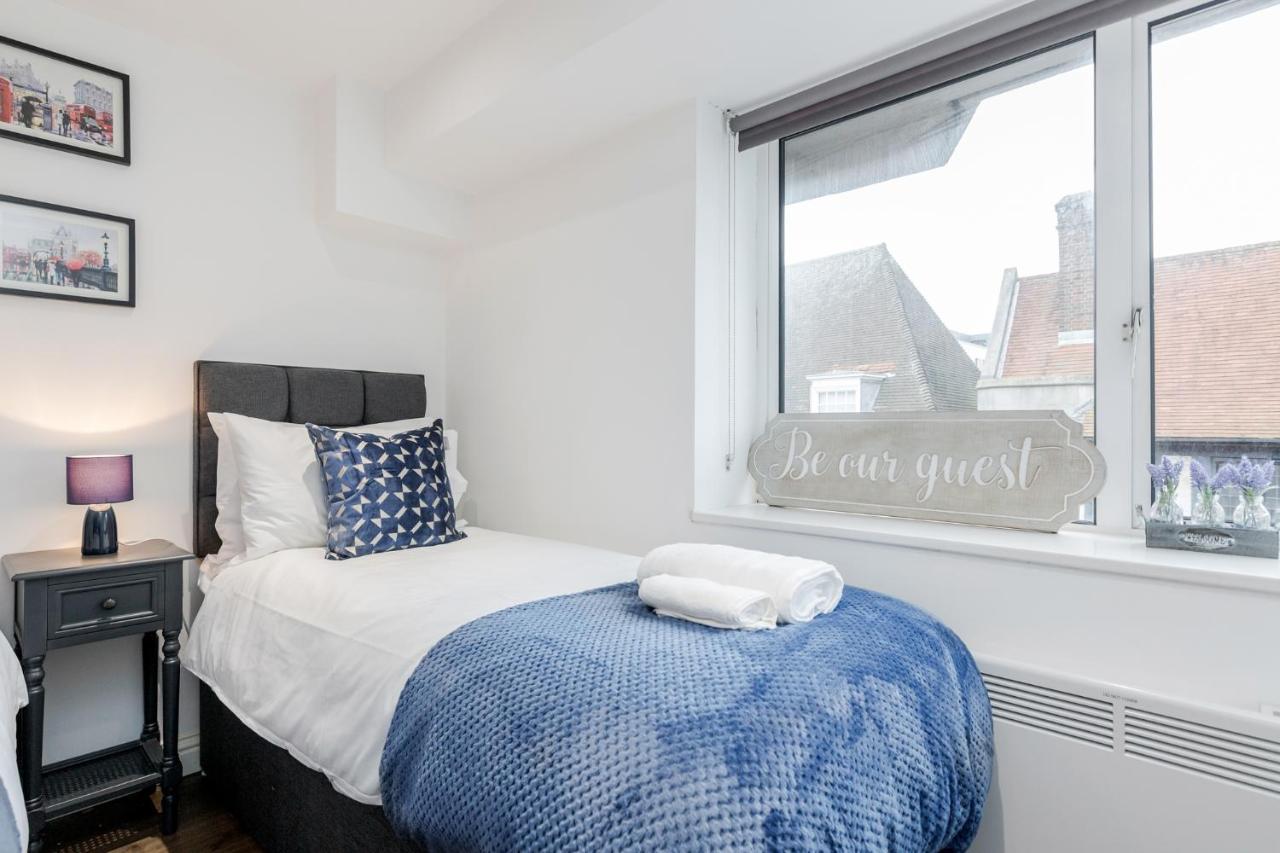Apartamento Watford Town Centre, Serviced One Bed Flat With Choice Of King Or Twin Beds, Sleeps Up To 4 Sharing, Free Wifi And Free Movies