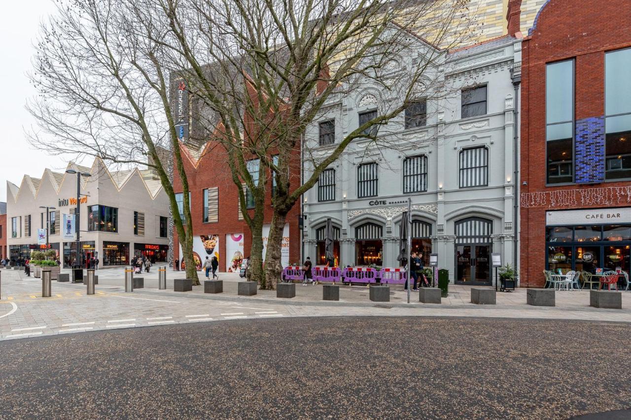 Watford Town Centre, Serviced One Bed Flat With Choice Of King Or Twin Beds, Sleeps Up To 4 Sharing, Free Wifi And Free Movies Londres