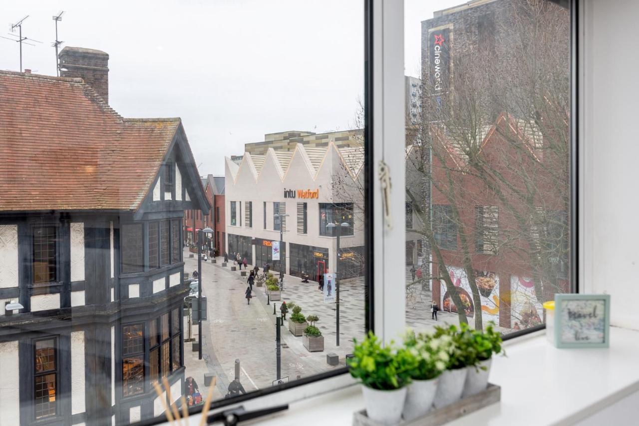 Watford Town Centre, Serviced One Bed Flat With Choice Of King Or Twin Beds, Sleeps Up To 4 Sharing, Free Wifi And Free Movies Apartamento *