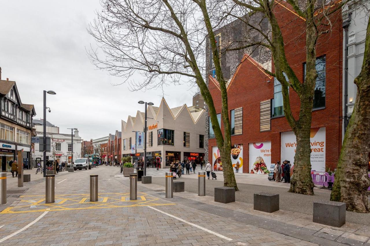 Watford Town Centre, Serviced One Bed Flat With Choice Of King Or Twin Beds, Sleeps Up To 4 Sharing, Free Wifi And Free Movies Apartamento Londres