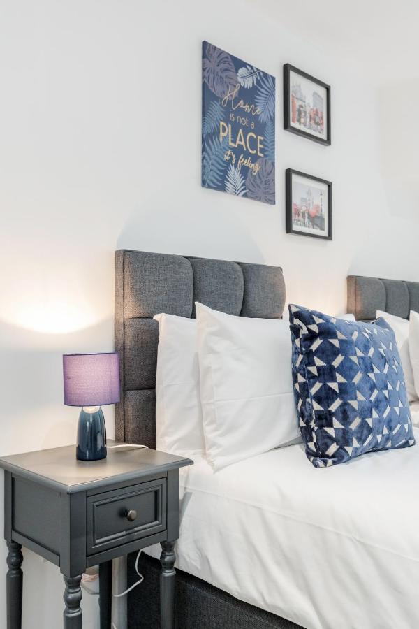 Apartamento Watford Town Centre, Serviced One Bed Flat With Choice Of King Or Twin Beds, Sleeps Up To 4 Sharing, Free Wifi And Free Movies *