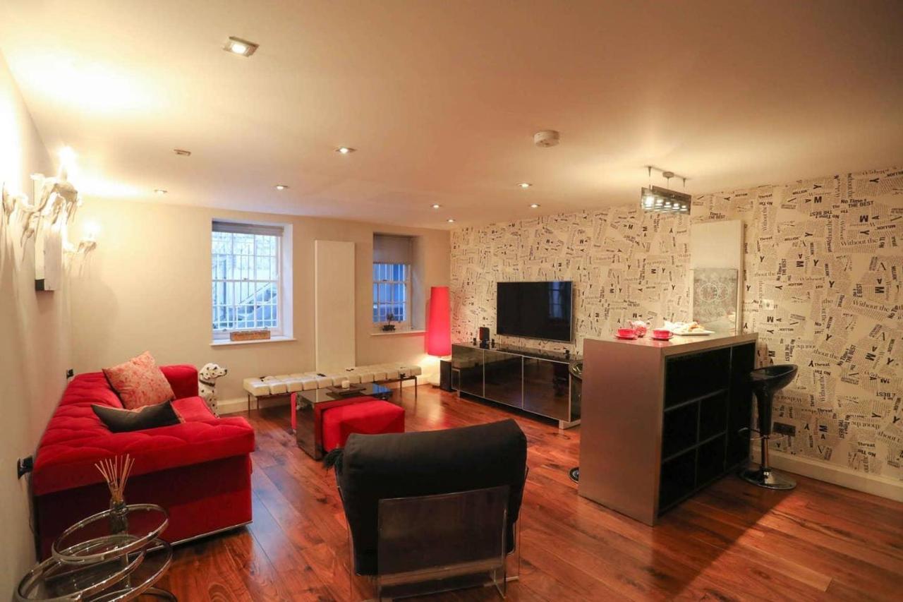 Lovely 2 Bed Garden Flat Warren Street * London