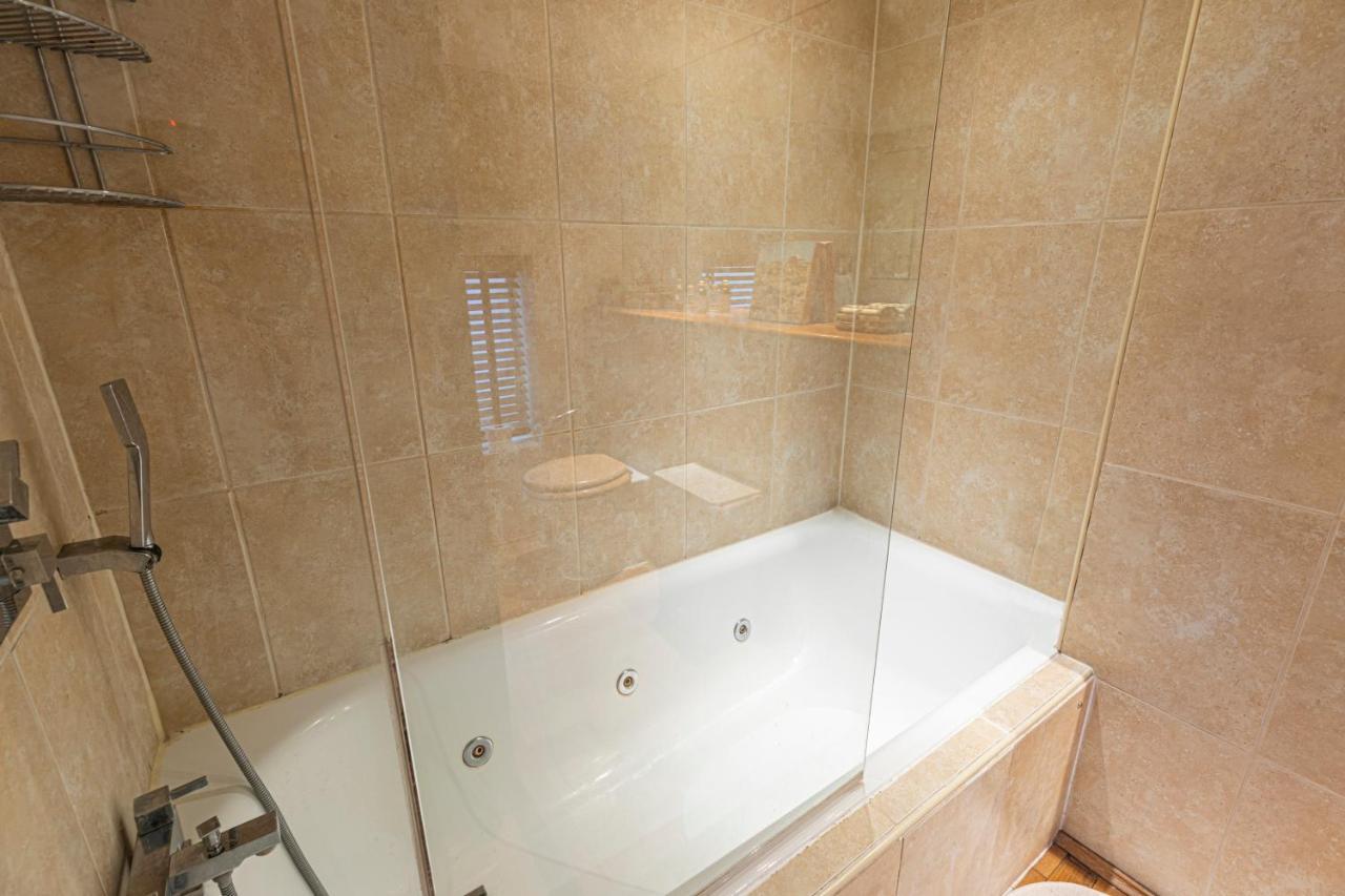 Contemporary In The Heart Of Fulham * Londen