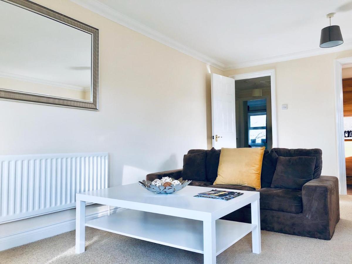 2 Bed 2 Bath Flat With Private Parking And 3 Min To Tube Apartamento Londres