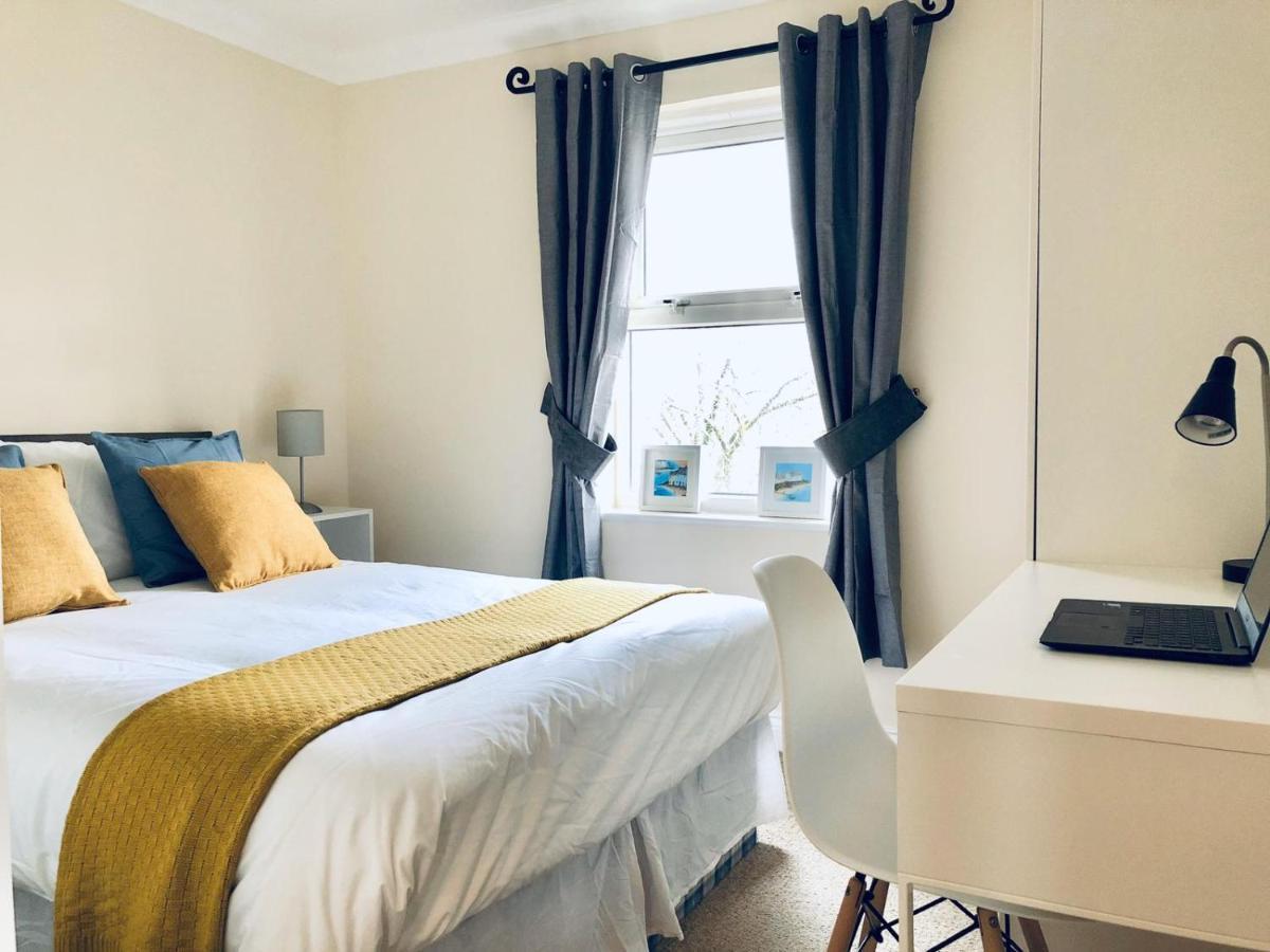 2 Bed 2 Bath Flat With Private Parking And 3 Min To Tube Londres