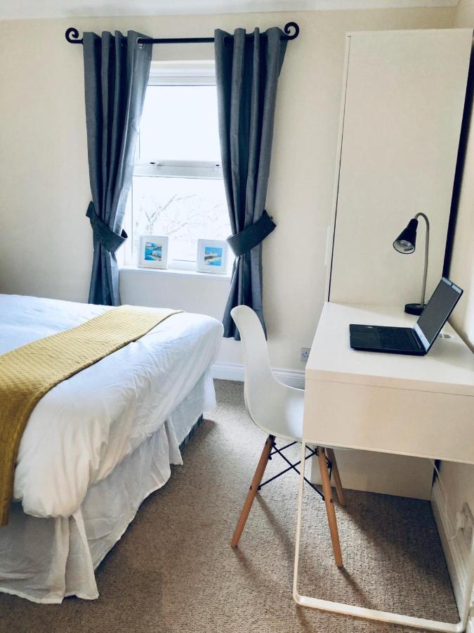 2 Bed 2 Bath Flat With Private Parking And 3 Min To Tube Apartamento Londres