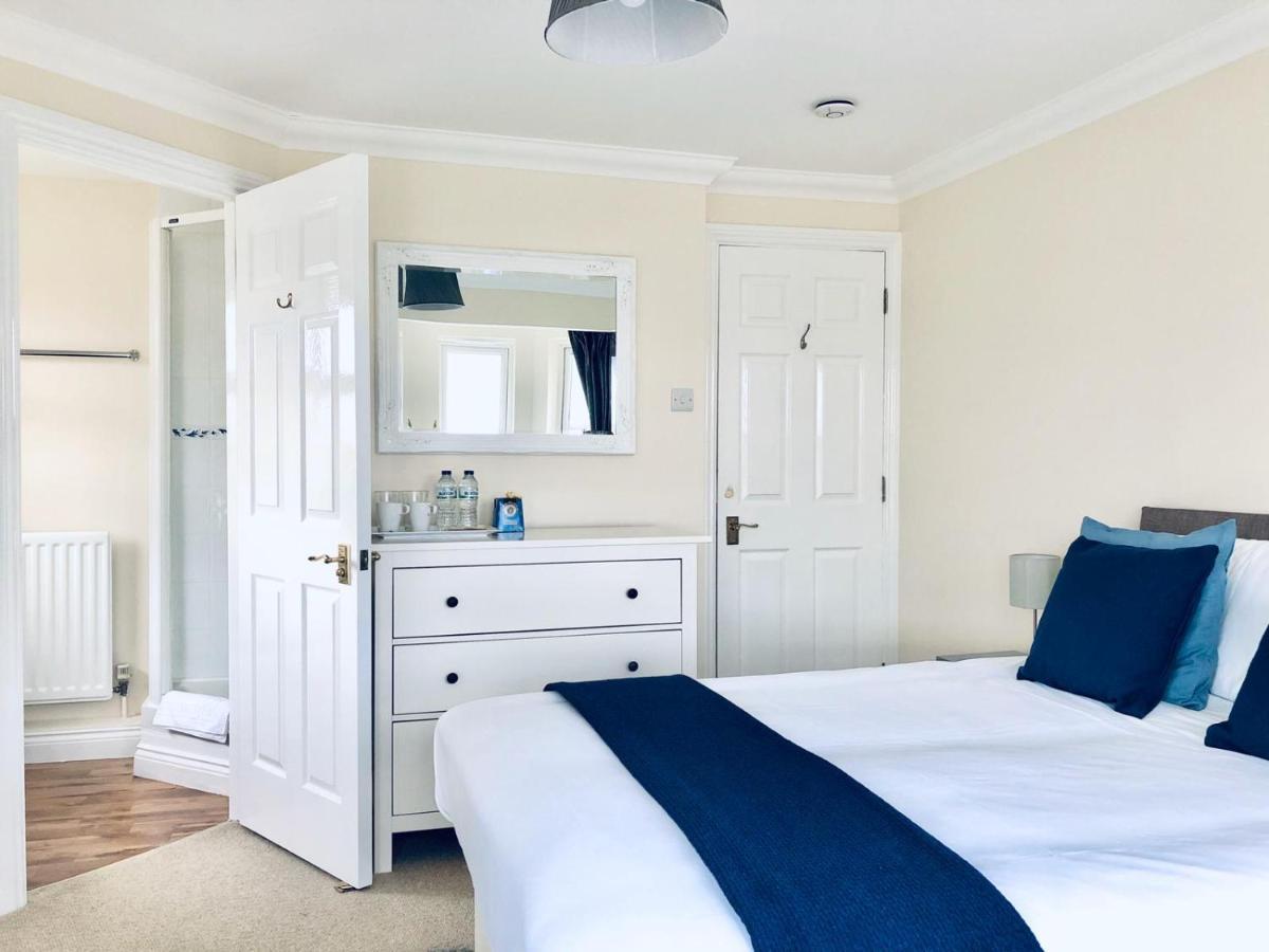 2 Bed 2 Bath Flat With Private Parking And 3 Min To Tube * Londres