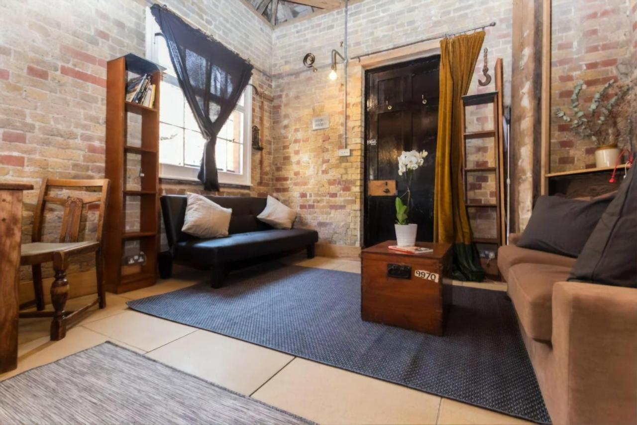 Wash House Historic Film Location House, East London Casa de Férias *