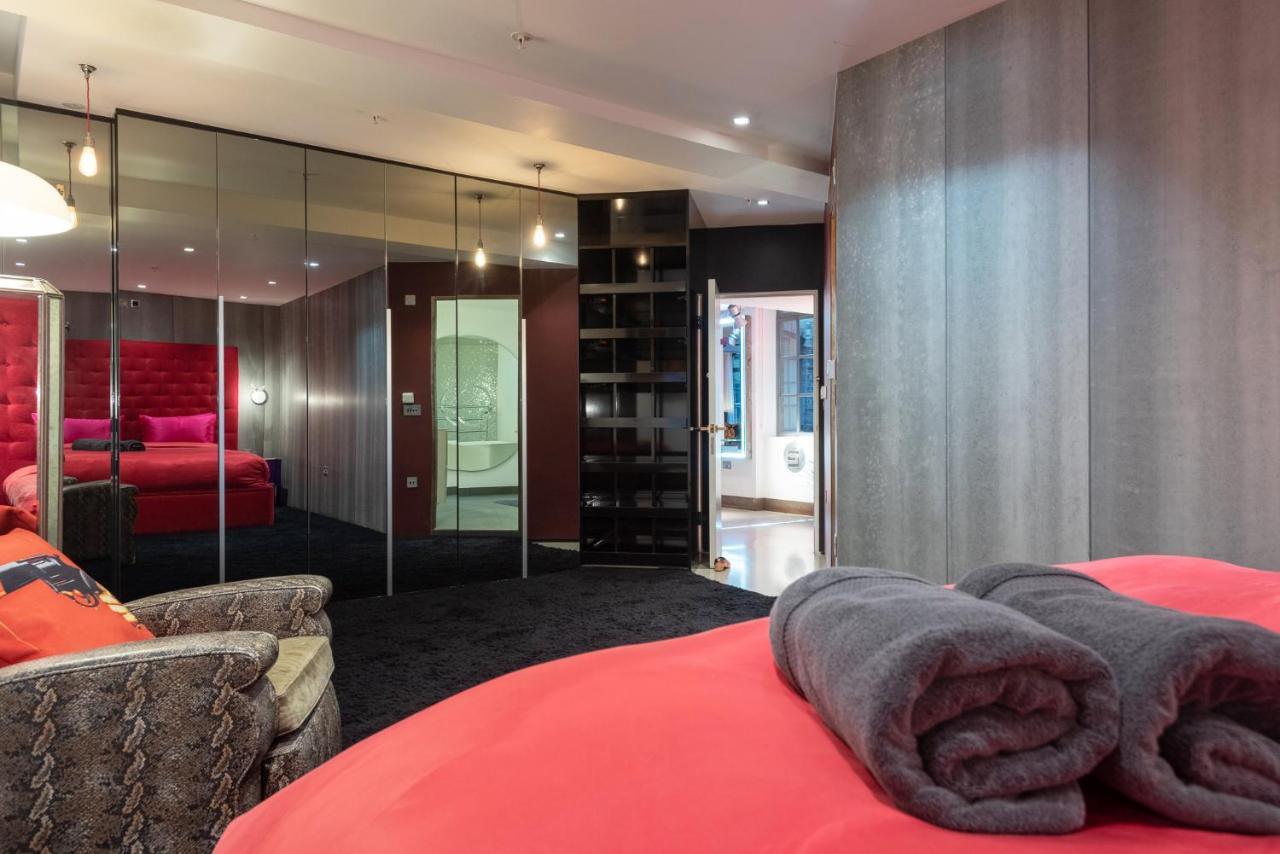 Amazingly Luxurious Loft Apartment, Soho - 3 Bedrooms, 2 Bath & Office * Londres