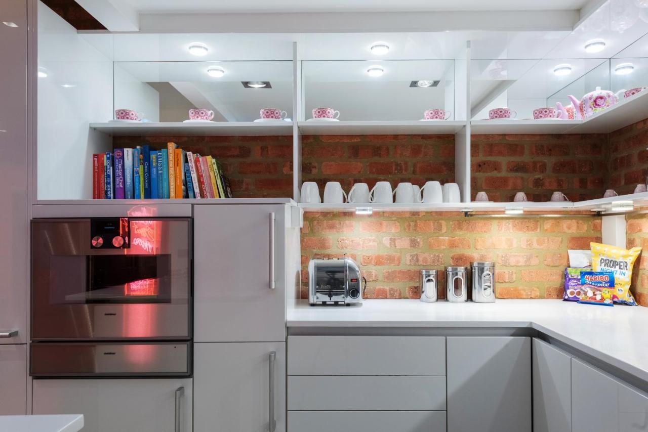 Amazingly Luxurious Loft Apartment, Soho - 3 Bedrooms, 2 Bath & Office *