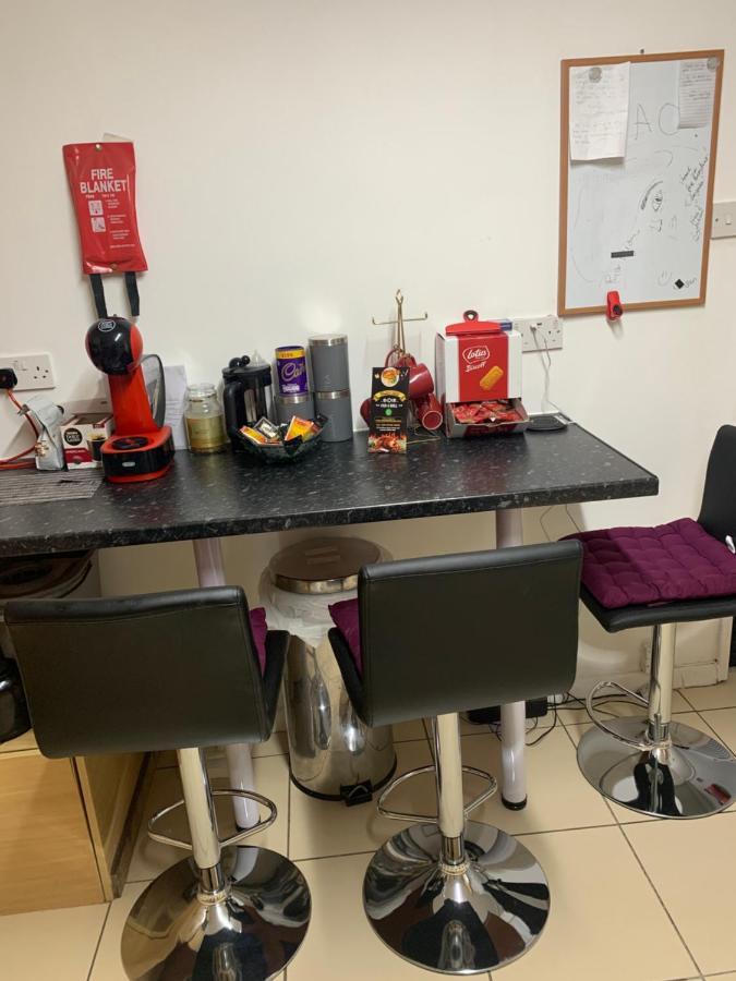 145 Burnley Road * Londres