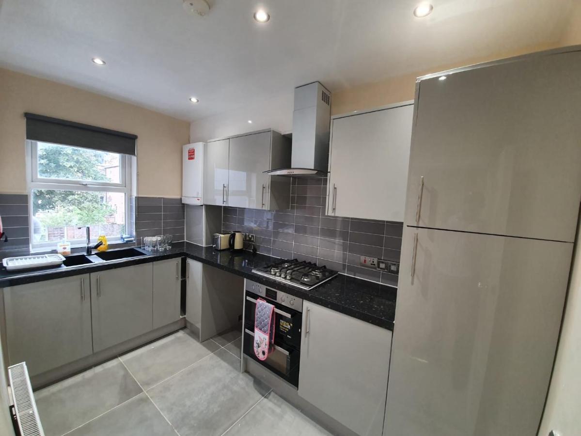 Modern 4 Bedroom Apartment London