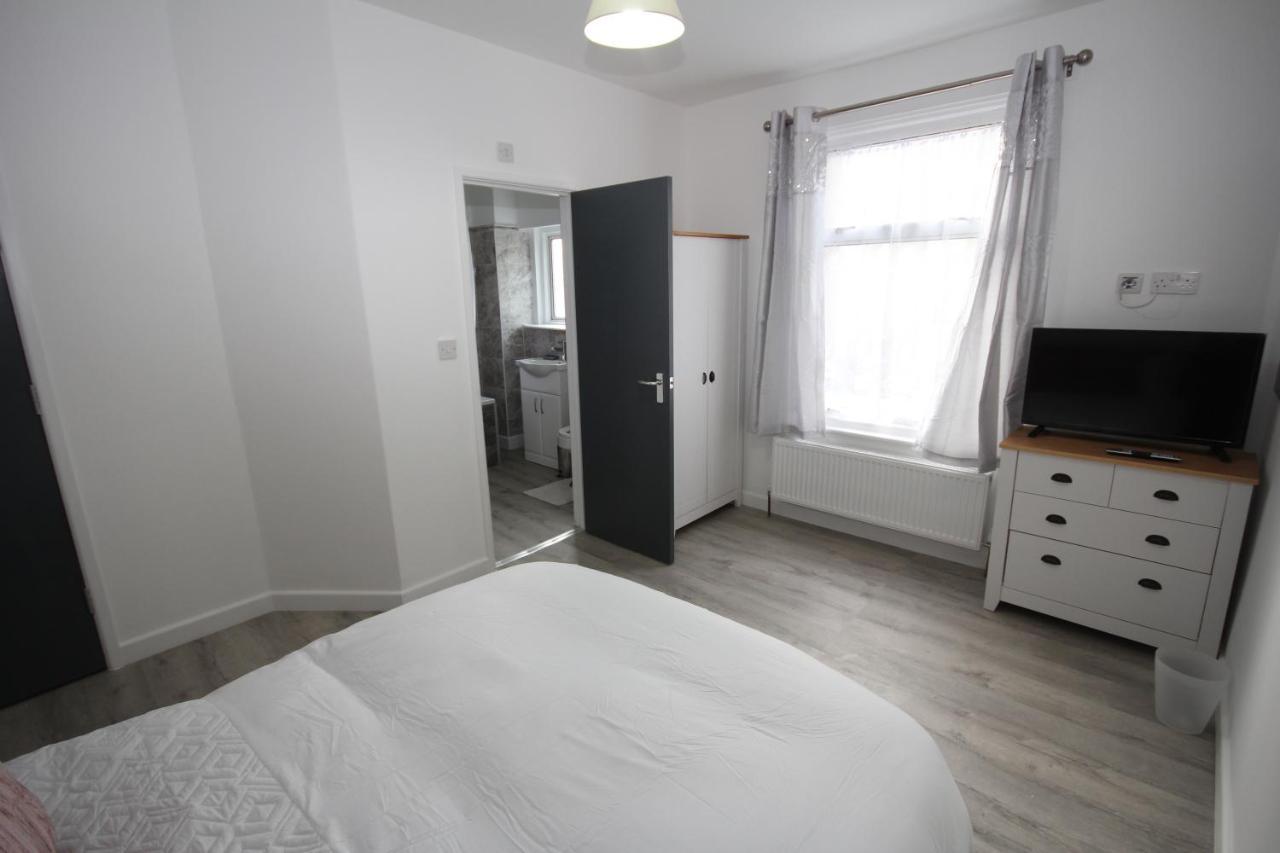 Сasa de vacaciones The Wembley House Londres