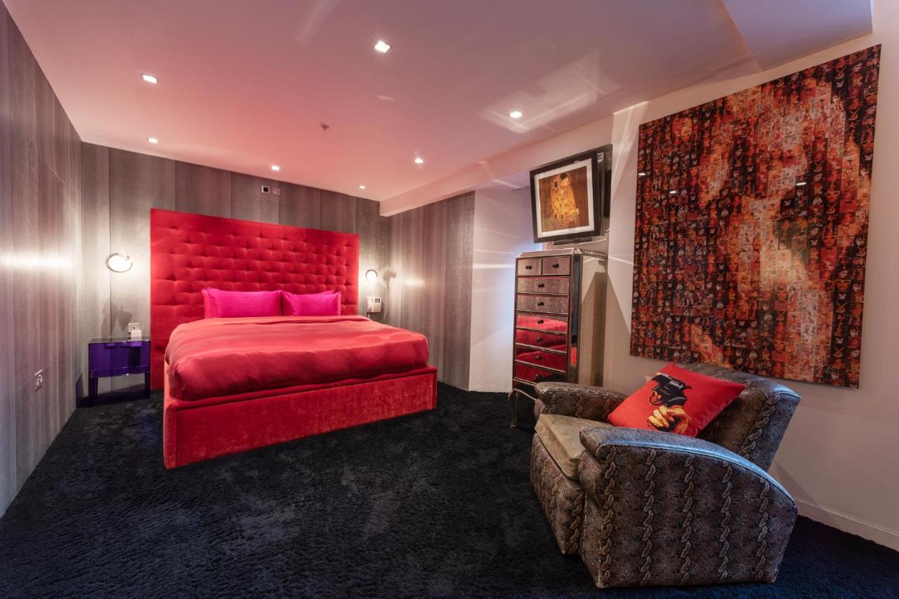 Amazingly Luxurious Loft Apartment, Soho - 3 Bedrooms, 2 Bath & Office *