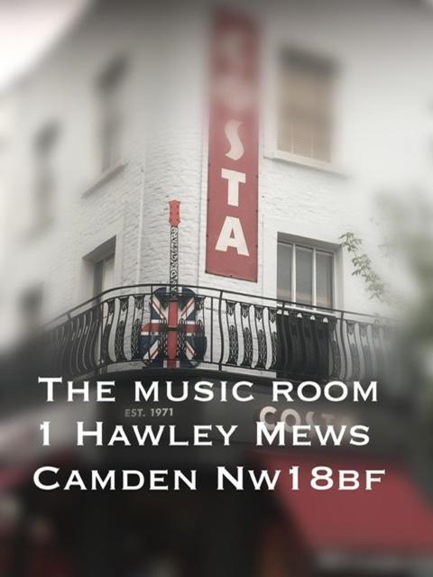Pensión Camden Double Bedroom With Super Large King Bed *