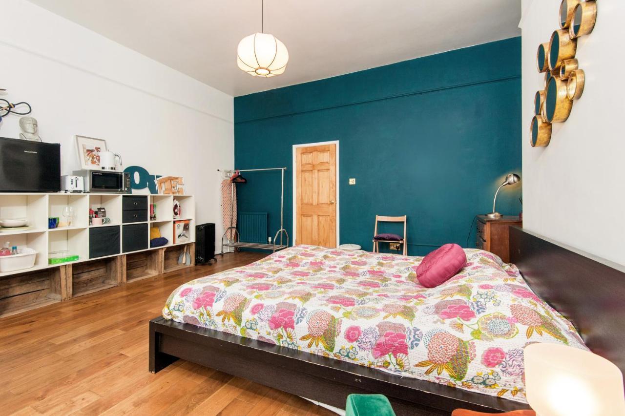 Boutique Style Large In Victorian Conversion * Londres