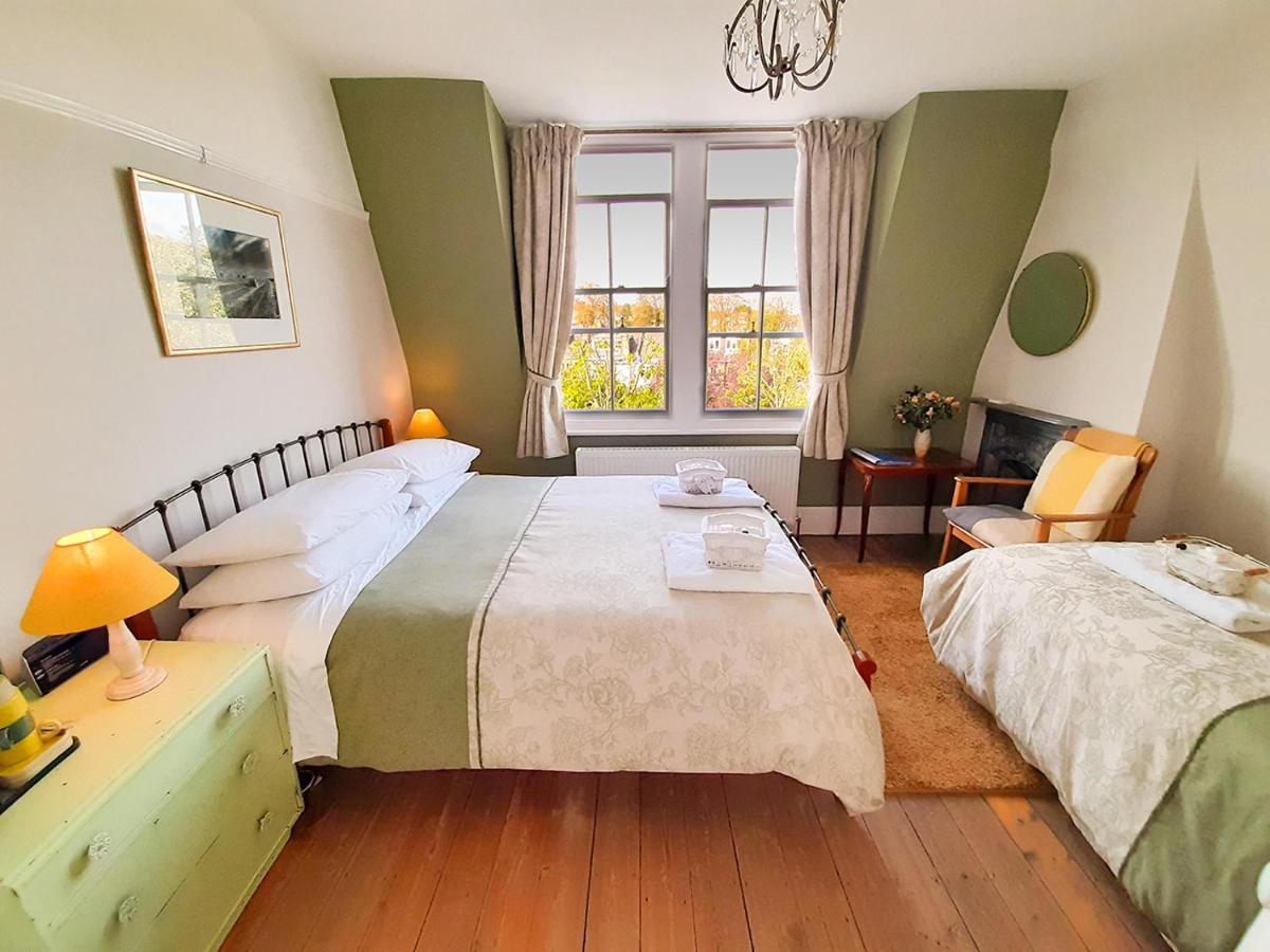 Alojamento de Acomodação e Pequeno-almoço Muswell Hill 4*