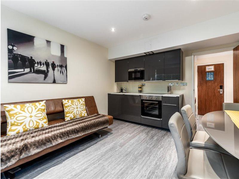 Hotel Cosy In With Jacuzzi Londres