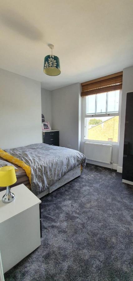Camden Double Bedroom With Super Large King Bed Casa de hóspedes Londres