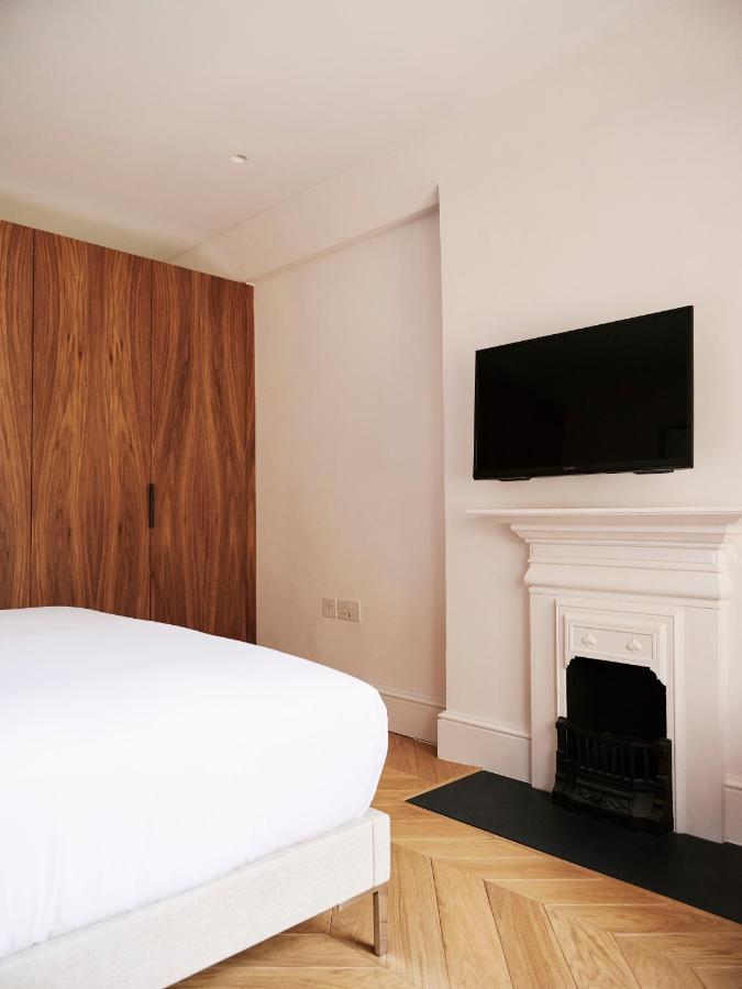 Weymouth Mews 4*