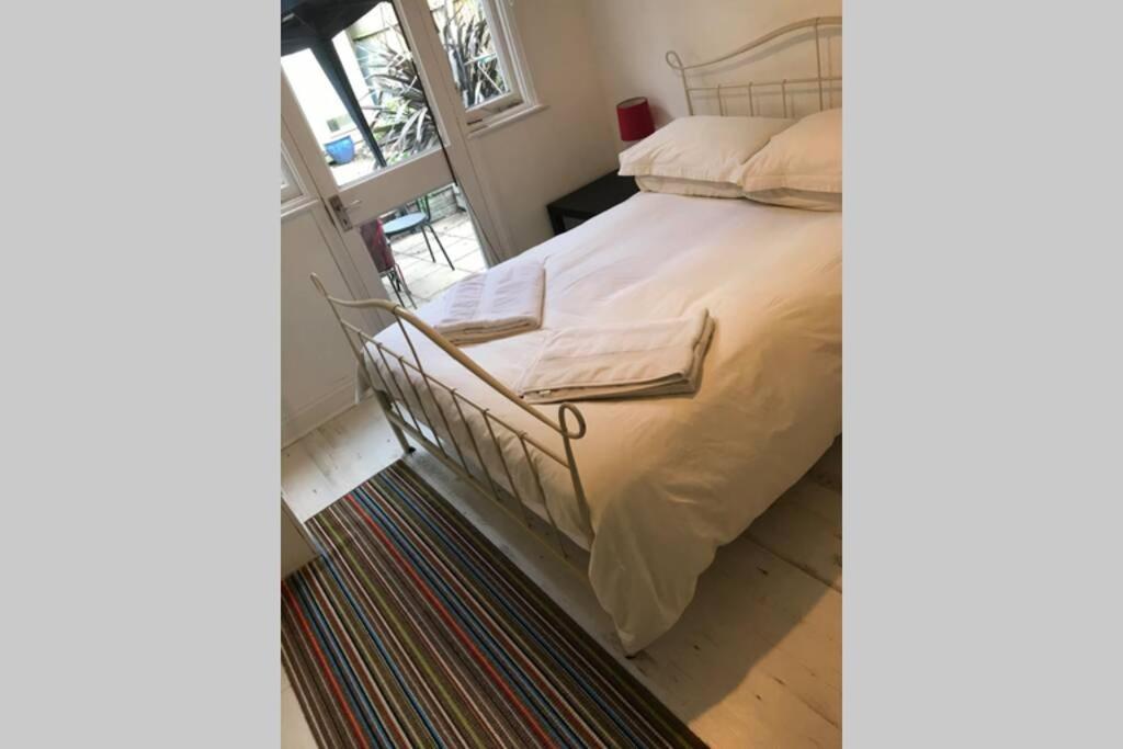 2 Bed Lovely Garden Flat Nr Wandsworth Common Apartamento Londres