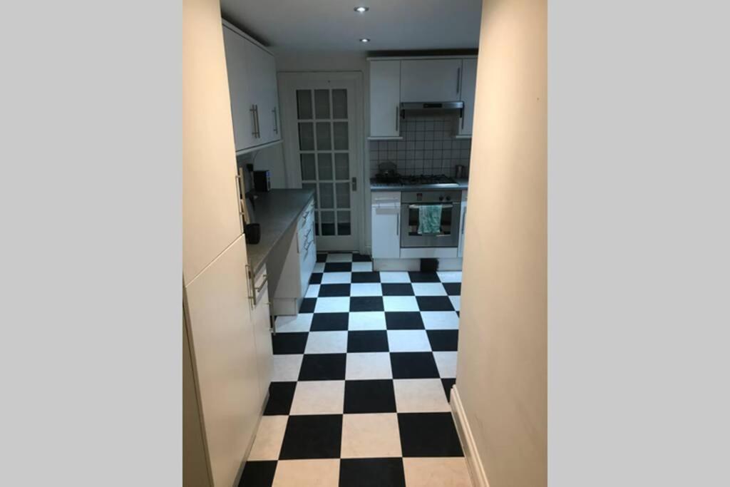 2 Bed Lovely Garden Flat Nr Wandsworth Common Apartamento *