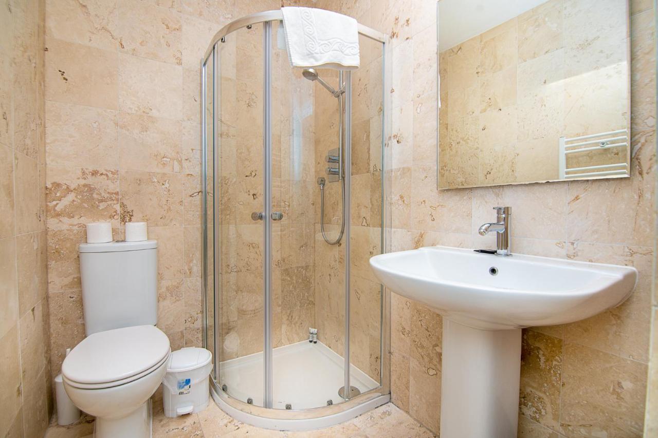 Modern 1 Bed Flat In Holborn, For Up To 2 People - With Free Wifi Appartement *