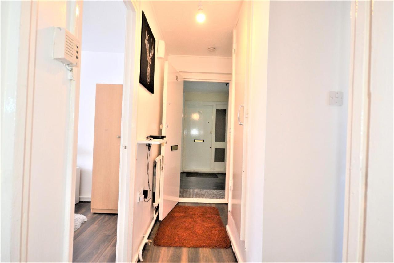 2 Bedroom Near Excel Exhibition Centre * London