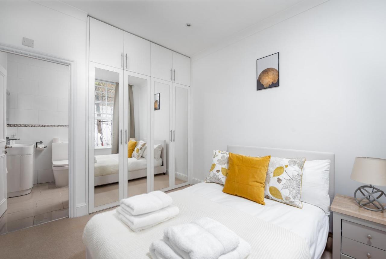 Anderson Street By Capital *