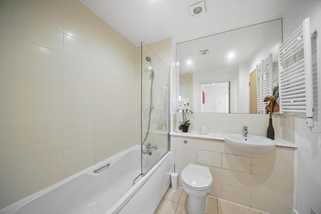Marlex Modern 1 Bed Bridge Tower Bridge Apartment *