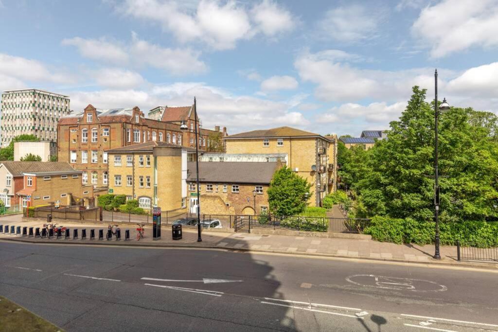 Stunning 1 Bed Canal View - Bethnal Green - Londres