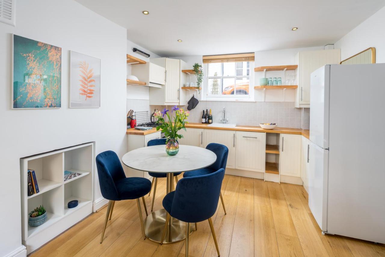 Apartment Modern Flat With Patio In Pimlico