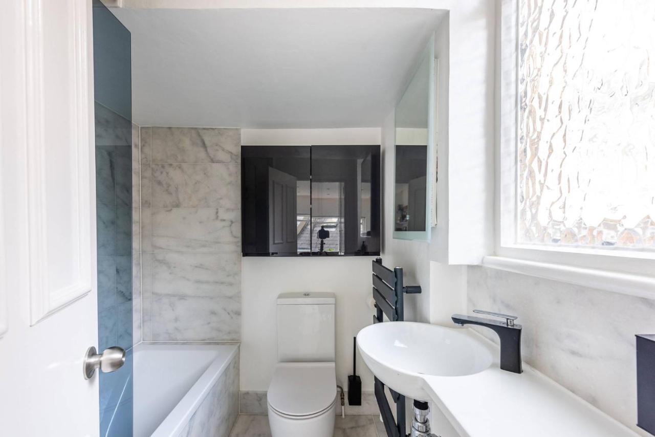Apartment Bright And Modern 1 Bed Flat *