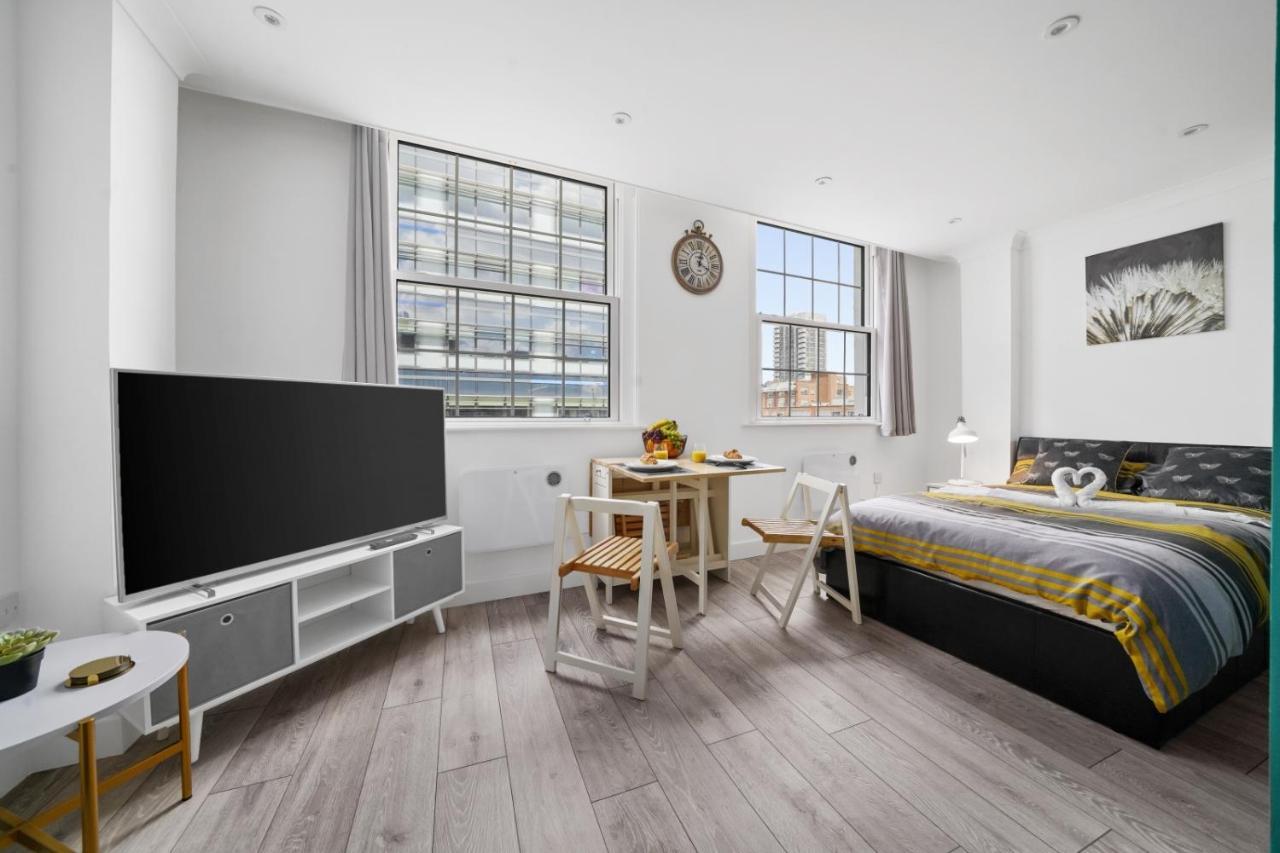 In The Heart Of The - Aldgate Zone 1 * Londen
