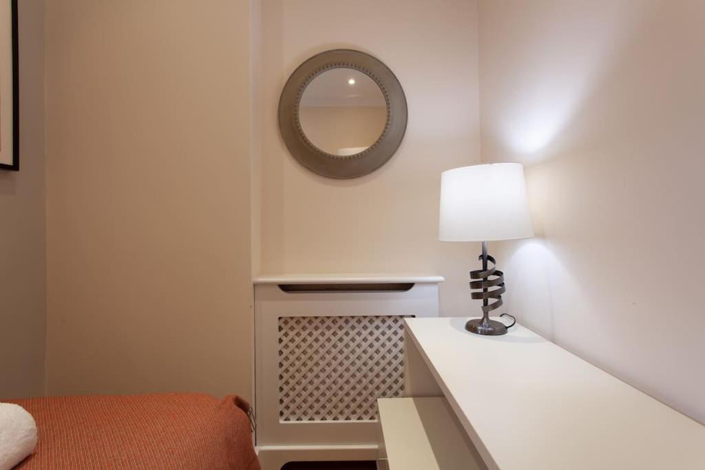 Cg1 - 2 Bedroom Apt, Kensington Garden Square View Appartement *