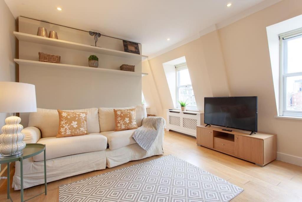 Cg1 - 2 Bedroom Apt, Kensington Garden Square View Appartement *