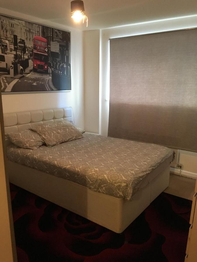 1 Bed Near Canary Wharf Centre Londres