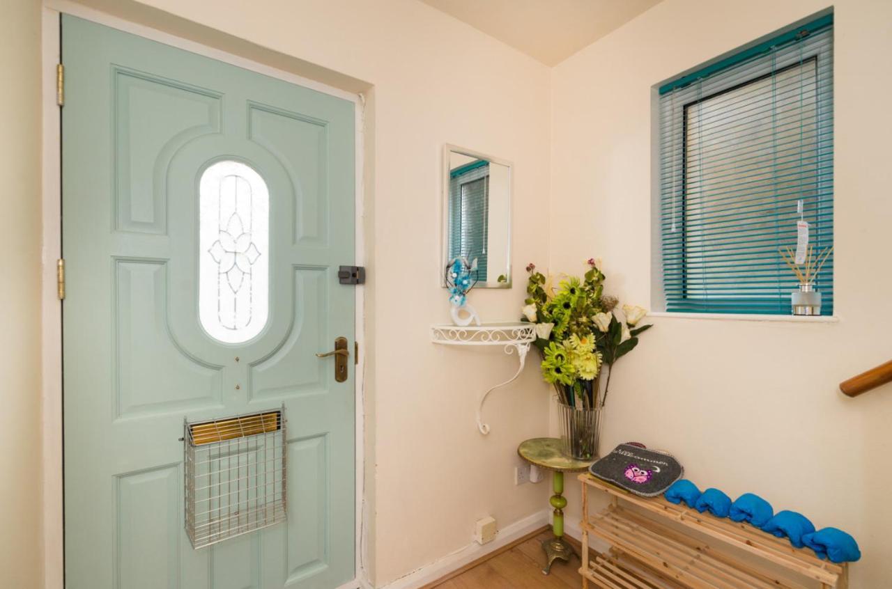 Pensión Tdm Bachelot Lettings Ltd